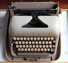 MACCHINA DA SCRIVERE TRIUMPH