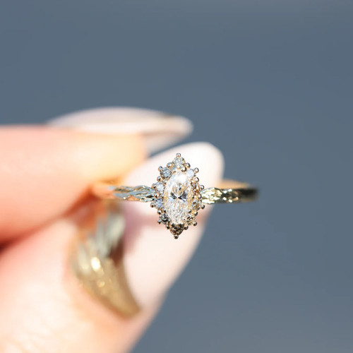 Anello con diamanti taglio