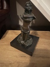 scultura in bronzo firmata