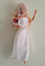 Anni '80 Abito da sposa sartoriale per Barbie con velo e bouquet OOAK- NO DOLL