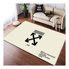 Off White, tappeto moda