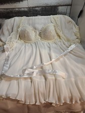 VNTG Seductive Wear Cinema