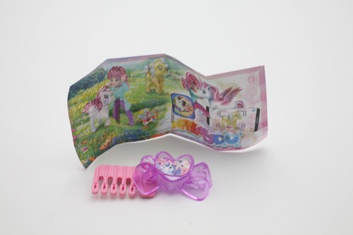 Kinder sorpresa mondo - sorpresa, il
