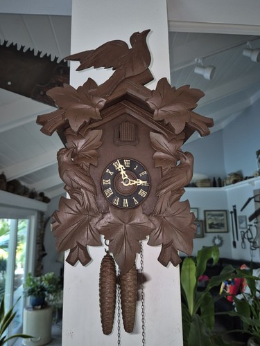 Vecchio orologio cucù e - cucù,