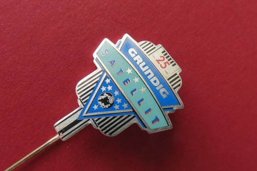 Distintivo spilla satellitare