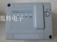 KEYENCE displacement sensor