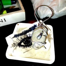 ciondoli e pendenti fatti a mano con pietre e sassi colorati