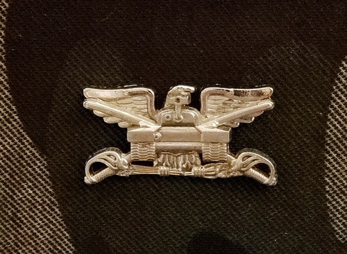Spilla cappello distintivo