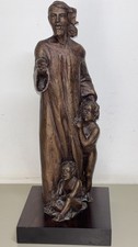 Scultura in bronzo a cera persa di Leonardo Lucchi: Gesù con i bambini. 