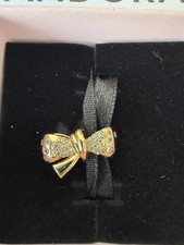 Pandora Sparkling Bow
