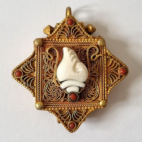 Splendido altare tibetano - , da