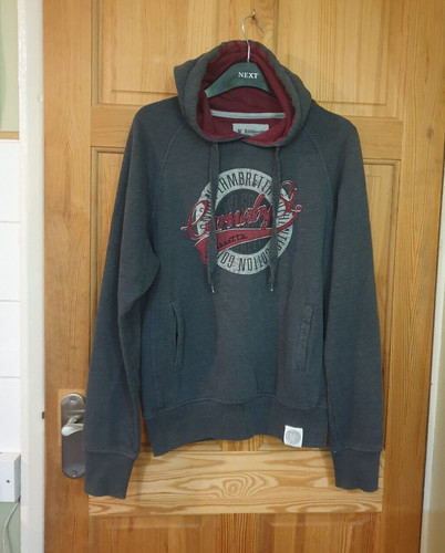 Top con cappuccio unisex