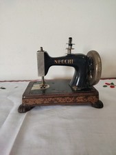 Macchina da cucire Necchi
