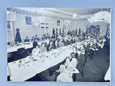 PRANZO TAVOLATA RITRATTO 1930