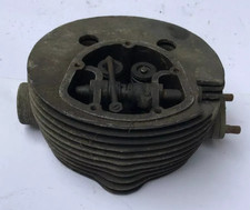 Testa modello d'epoca