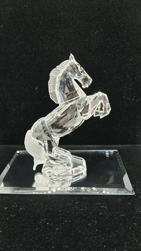 Statuina stallone bianco
