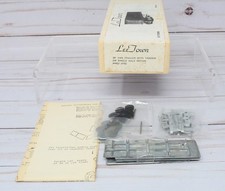 Lee Town 432-3102, 24' Van