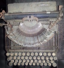 OLIVETTI NO MP1 NO ICO NO M1 PER PARTI RICAMBIO OLD TYPEWRITER 