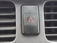 INTERRUTTORE QUATTRO FRECCE