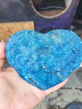 Roccia da giardino con cuore