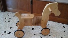 SALDI Cavallino giocattolo in legno con ruote 