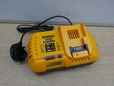 DeWalt DCB118 Caricabatteria