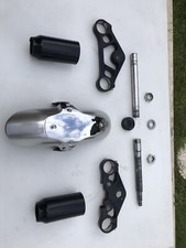 Parafango Anteriore V Rod HD + Piastre Tutto Originale