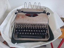 Macchina da scrivere originale Olimpia