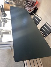 Tavolo in acciaio con 6 sedie