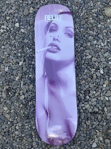 Rilievo angelina jolie - rilievo,