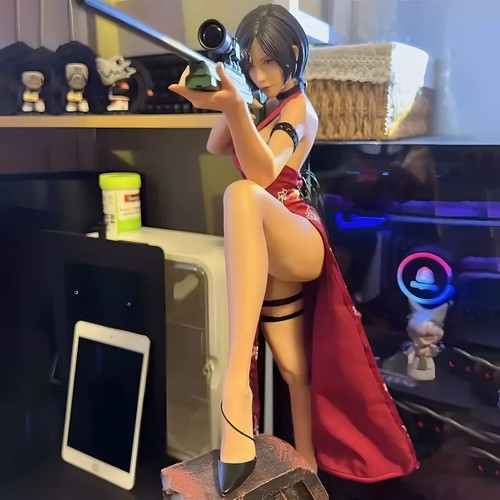 Premium figurine resident - figurine,