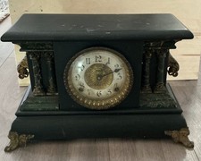 Antico orologio a mantello E