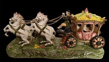 Elegante Carrozza in Ceramica Capodimonte – Raffinata Opera d’Arte Artigianale