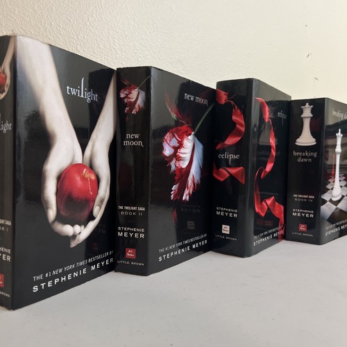 Twilight saga book lot - twilight, 4