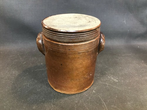 Vecchio pentola per salsa - pentola,