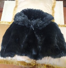 coprispalle in pelliccia ecologica nera