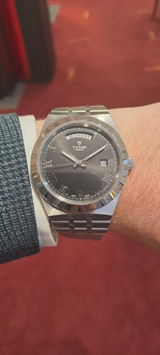 Tudor royal giorno data 41 - giorno,