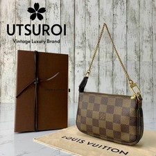 LOUIS VUITTON Mini Pochette