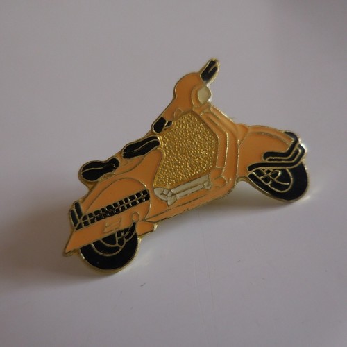 Pin metallo dorato - ’s,
