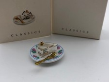 Swarovski figura piatto con torta 3 cm. Con scatola originale e certificato. ...