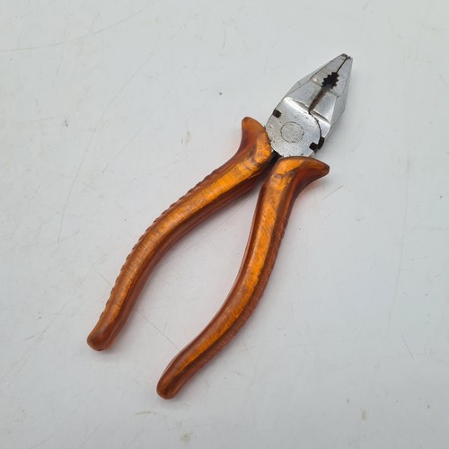 Pliers orange version