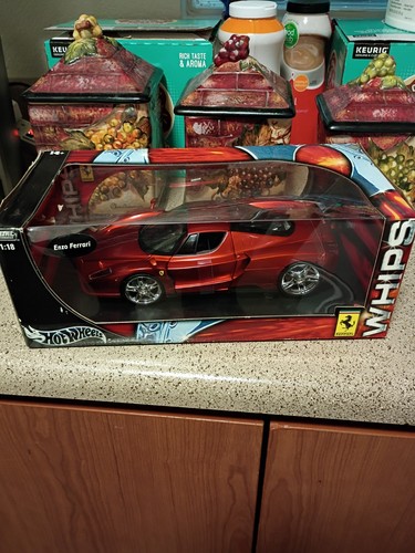 Mattel hot wheels enzo ferrari - hot,