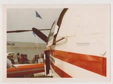 Fusoliera a righe ed elica a