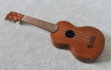 Ukulele soprano in mogano