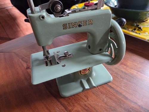 Magnifique machine singer baby - magnifique,
