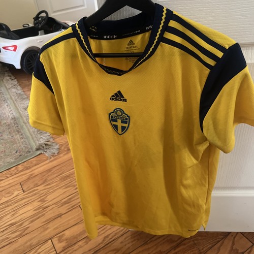 Vintage adidas sweden fifa tee - vintage,