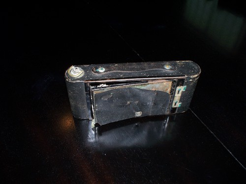 Antica fotocamera pieghevole