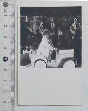 91207 FOTO d'epoca 2104 - Bambina sulla giostra anni 60