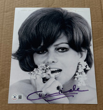 CLAUDIA CARDINALE FIRMATA SEXY