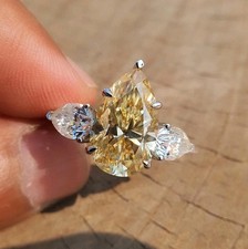 Anello con diamanti champagne